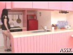 エロチックなアジア系猫のシェービングと肛門の仕事