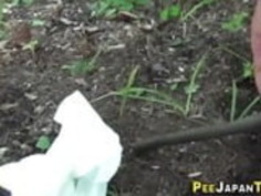 日本の十代はおしっこを見た