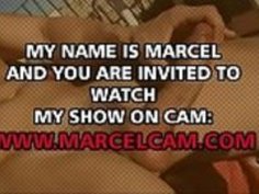 日本のCDはベッドで吸い込まれる