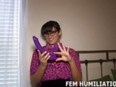 私はあなたが着ることを望むパンティーのペアを出す