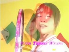 テニスウェアの童顔娘がテニスラケットのグリップを利用してオナニーを開始！素人｜イクイクXVIDEOS日本人無料エロ動画まとめ