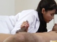 その5を吸うスーパーセクシーな日本の看護師