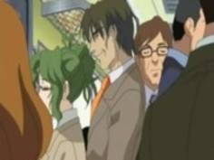 電車の中で犯さ女の子