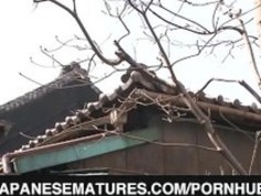 ≪熟女≫若いチンポに夢中で人目にも・・・・