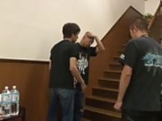 巨乳ふしだらな女はgangbangedハードコアを取得