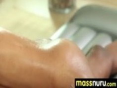 いたずらひよこは素晴らしい日本のマッサージを提供します13