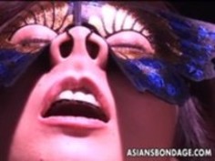 アジアの雌犬彼女の顔にspunked超おもちゃと絶頂