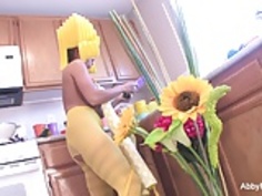 漫画セット上のアビゲイルと舞台裏