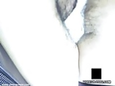 毛深い陰部を表示するミニスカート制服女子学生