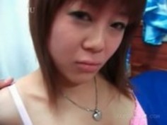 セックスアジア赤毛渇望はおっぱいと女を示しています