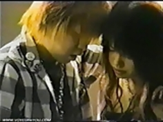 パブリックエリアにあるクソカップル