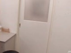 坂本光は、非常に角質の医師によってgyno検査を受けます