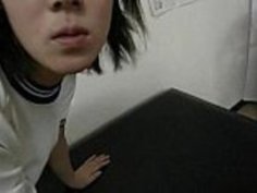 彼のキャビネットで十代の毛深い奪いを弄ぶJapの学校の医者