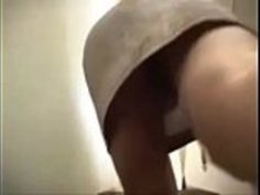 日本の母親が彼をファックしてくれる - opencamsex.comでpart2を見る