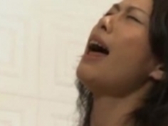 巨乳熟女SEXセラピスト死ぬほど気持ち良くさせてアゲル…話を聞き、彼女自身が交わることで男性の性技を身を以って受け止め、身と心からのオーガズムで応え、悩みを解いてゆく柳田やよい