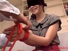 美しい日本の十代の女の子が老人に犯される - HD - foundxxx.comでこの女の子をデート＆セックスする