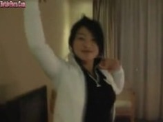 hotel_480p.mp4で中国の女の子