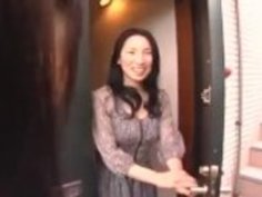 テーブルの下に日本コキ