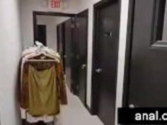 BBCと日本の学校の女の子の特別な治療