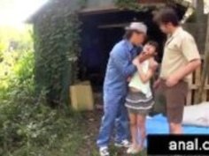 小柄な日本人fingerfucked facializedと屋外で掘削