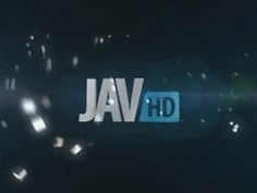 真美朝倉は彼女のストッキング屋根の足を拡散し、彼女自身をファック