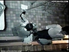 いたずらな姿勢の屋外セックス