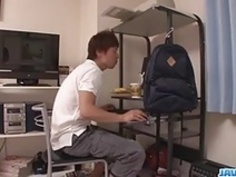 ハタノ・ユイは彼女の唇を使って全身を貪る