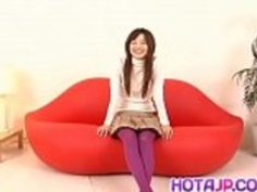 暑い若者との熱いフランス語のキスと乳首の舐め中谷愛美