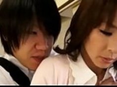 日本の男の子がキッチン1のステップモームを誘惑 - RockSolidSex.comで第2部を見ました