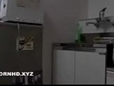 日本人の妻と新しい隣人の関係