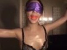 【若菜奈央】普段は何不自由なく暮らす美女妻が、満たされない性欲を奴隷調教クラブで満たす