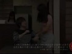 [Jap]私の膝の上に遊び心のあるこの女性は、私は私の股間を圧迫する彼女のお尻を感じることができました！彼女は毎回彼女が彼女のお尻を動かしたことを認識し、彼女は私の頑固な雄鶏を彼女に擦り傷を感じることができた... 2 - From HTTP://JPorn.se