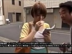 [Jap]私たちは、その有名なソーシャルゲームで希少なキャラクターを見つけるために知られている場所で遊んでいるので、女の子を拾うことができます！彼らがApp Gamesでビジー状態になったこれらの小さなTitty Girlを呼び出すと、彼らの官能的な乳首はすぐにErectioに反応します