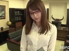 【吉沢明歩】超美人ＯＬが修理業者をドエロいベロキスで痴女って騎乗位ハメ！