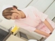 手術を嫌がる童貞くんを優しく癒す爆乳看護婦患者さんにどでかい乳房で元気をチャージこれぞ爆乳看護婦のS級天国のおもてなし響鳴音（望月なな）