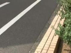 夫の顔見知りの町内会メンバーの若者の肉棒に夢中になる人妻