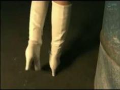 怪人のグロテスクな肉棒で犯されるスーパーヒロイン