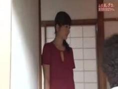 デカ乳でノーブラ！民宿の美人おばちゃんとＳＥＸ