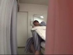 【大槻ひびき浮気】美女な美人美人娘の、大槻ひびきの浮気寝取られパンチラセックスプレイが、病院にて…。