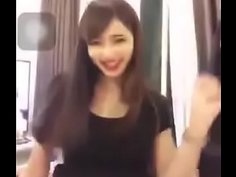 おっぱいポロリ