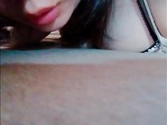 日本人素人女性が下着姿で囁く