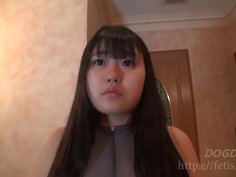 犬嗅ぎムチムチ美少女　①鼻ほじり 編（フェ血ス）