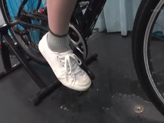 SDMM-087 アクメ自転車×ミラー号 プリ尻宅配女子限定！新型アクメチャリで漕げば漕ぐほどサドルについた極太ディルトが激ピストン！アナルをヒクつかせ公衆の面前でイキまくる大量潮吹き絶頂アクメ