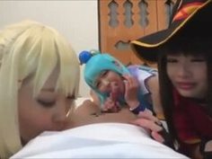 小柄なコスプレ美少女３人組がチンポを取り合って生膣で必死にご奉仕！