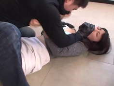 夫が出て行って2秒で自宅に監禁される人妻　旦那しか知らなかった私の躰…調教される度に躰の芯が熱くなり、恥じらいもなく愛液がしたたり堕ちる。