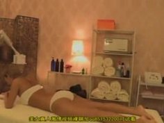 「やっばいきもちぃんだけど」整体師のデカチンに発情しちゃった黒ギャルを中出しハメ！