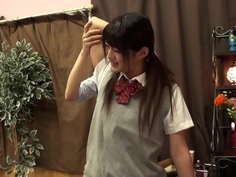 「イヤだとは言えない…」女子力UPを目指してやって来たエステ店で、女性施術師に身を委ね安心してたのに男性施術師に交代！？まんまと男の口車に乗せられ拒むことができず快楽に身を委ねてしまった制服美◯女たちの性感オイルマッサージ