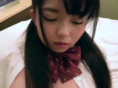 ちっぱい激カワセフレと制服着たままツンデレSEXの動画！最初は「イヤよ」だったけどやっぱりおじさんのチ〇ポは…