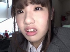 社内で熟睡している無防備パンチラSOD女子社員が目覚める前に朝方こっそりズボっとち○ぽ挿入！