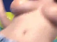 吉川あいみがヌードブラジャーでＨカップを隠しトランポリンＳＥＸ